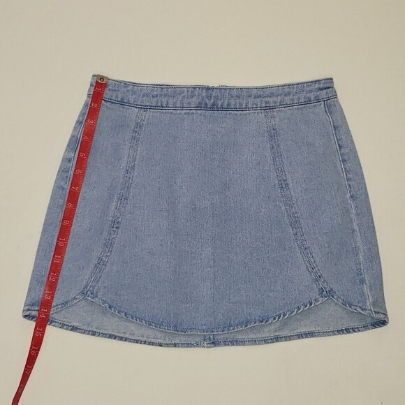 PacSun Scalloped Denim Mini Skirt Women’s Size 26 Light Wash Blue Denim Back Zip - Picture 6 of 14